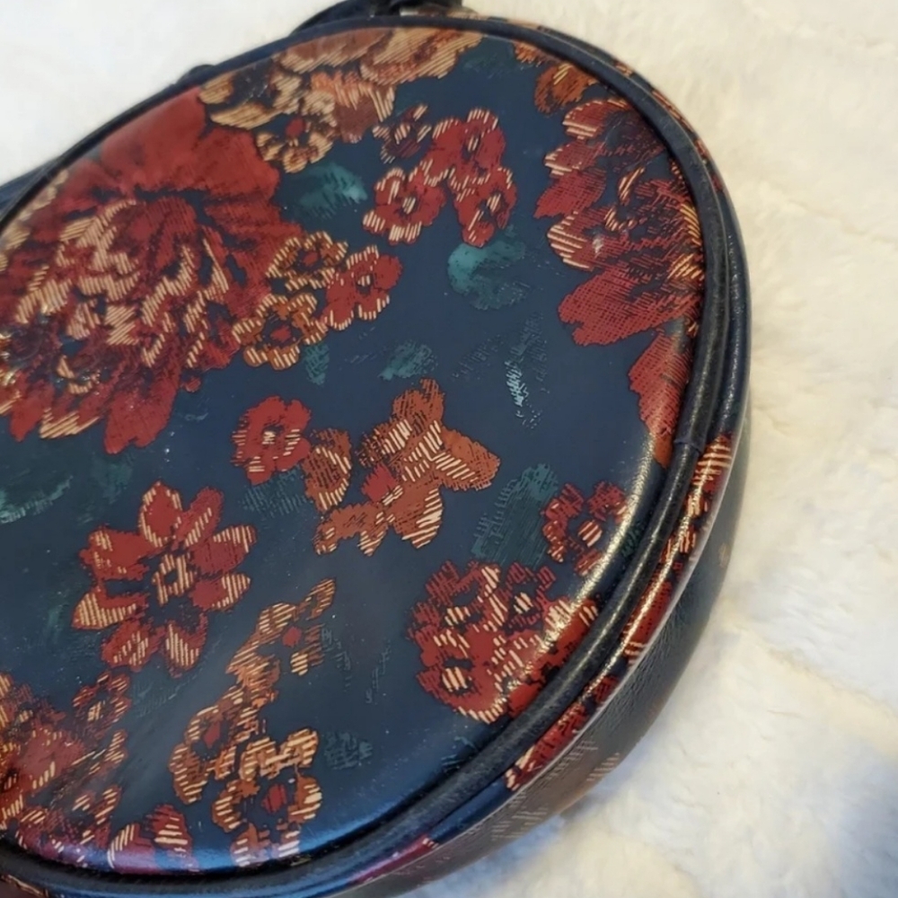 Patricia Nash Floral Round Crossbody Bag NWT - Picture 7 of 11